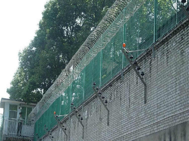 監獄圍墻加高隔離網